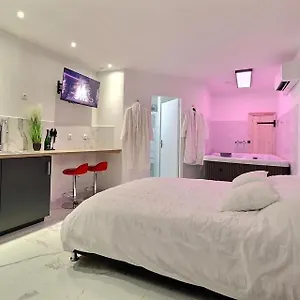 Appartement Avec Jacuzzi, Castelsarrasin