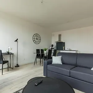 Appartement Le Dallas - T2 Moderne Avec 1 Et 1 Canapé Lit, Castelsarrasin