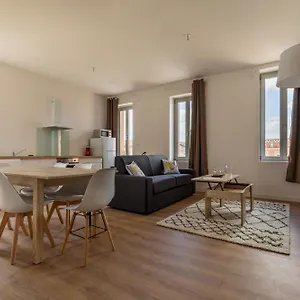 Appartement L'abeille - T3 Chaleureux Avec 2 Et 1 Canapé Lit, Castelsarrasin